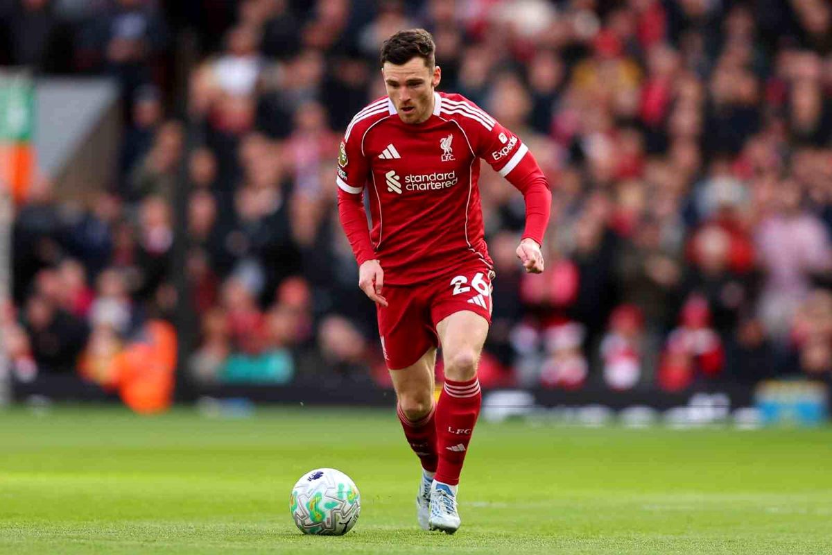 Tottenham, Andrew Robertson\'ı Kadrosuna Kattı