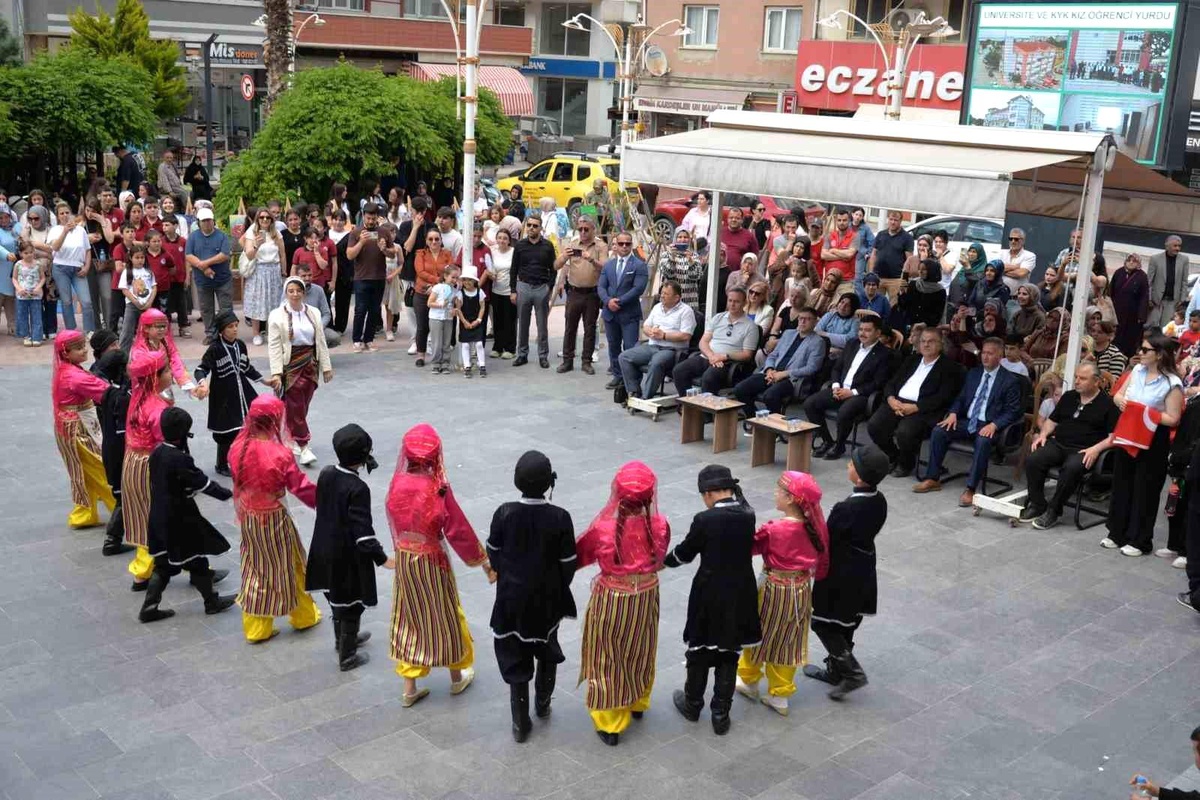 Türkeli\'de "Spor, Müzik ve Resim Etkinliği"