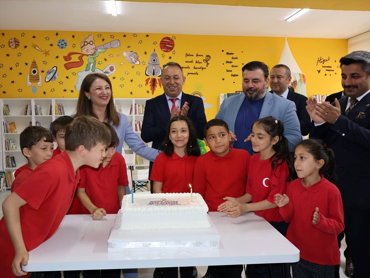 Tekkiraz İlkokulu\'nda Kütüphane Açılışı