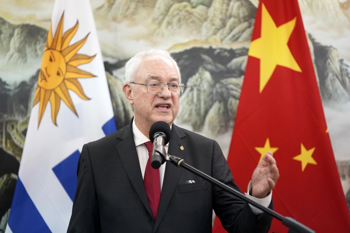Uruguay Çinli Vatandaşlara Vize Muafiyeti Getiriyor
