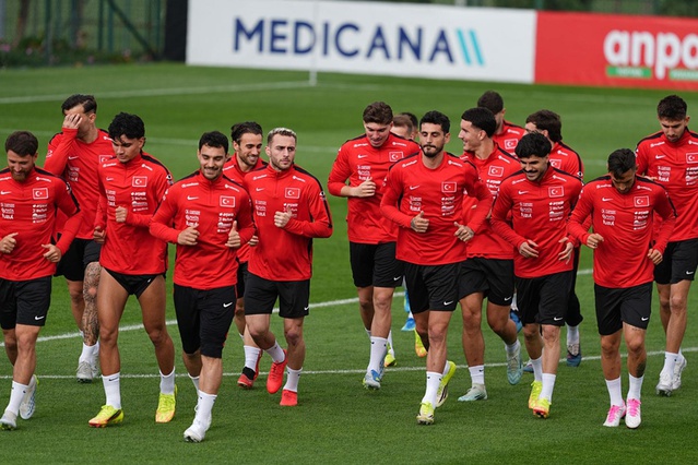 Ve bomba patladı! Galatasaray milli futbolcuyu transfer ediyor