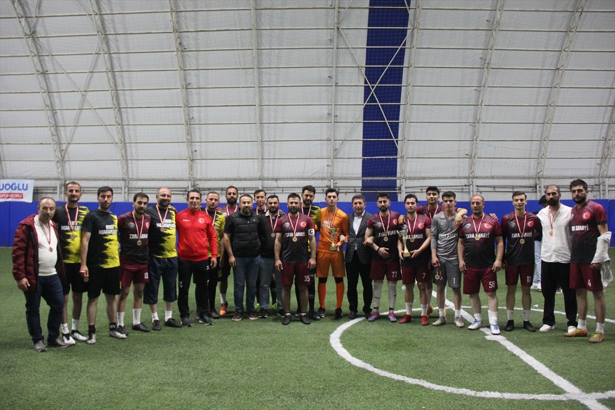Zara\'da şehit öğretmen anısına futbol turnuvası