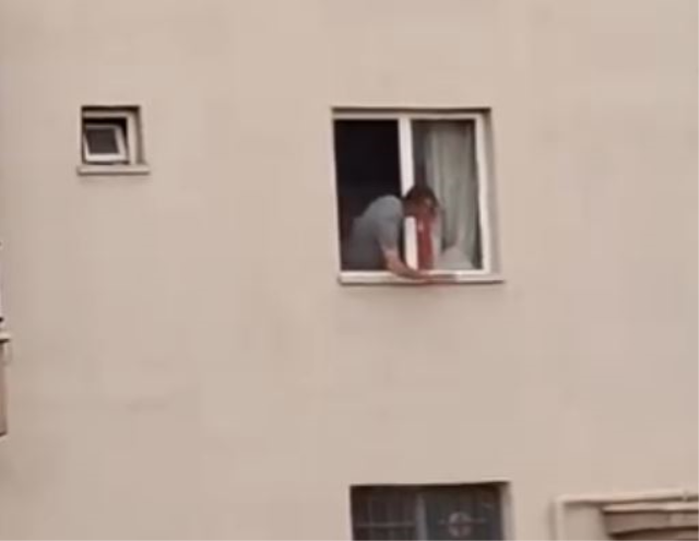 3 yaşındaki kızını rehin alan baba vurularak etkisiz hale getirildi