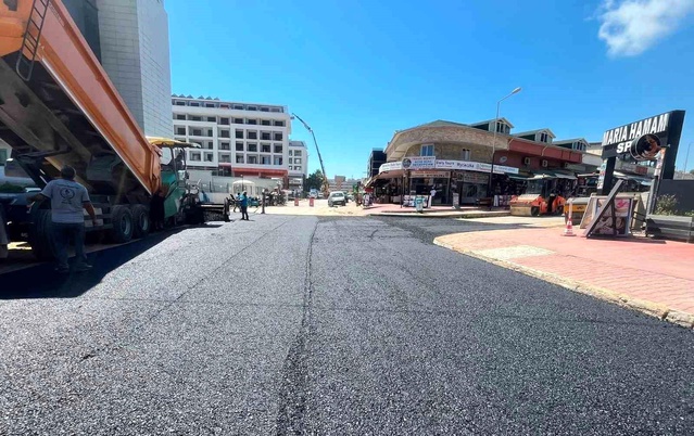 Alanya Belediyesi'nden sıcak asfalt çalışması