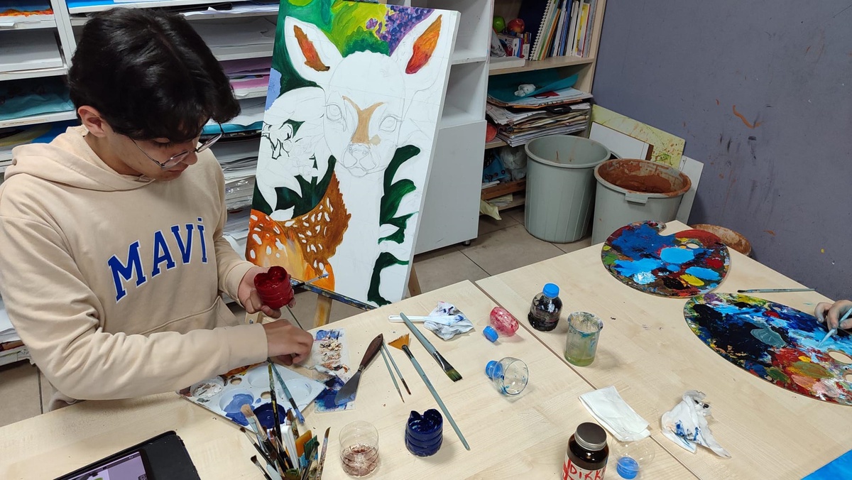 Atık Yağlardan Sanat: Öğrenciler Boya Üretti