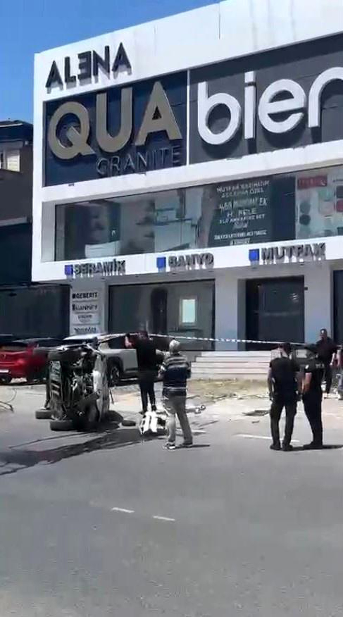 Avcılar\'da Kaza: Sürücü Takla Attı