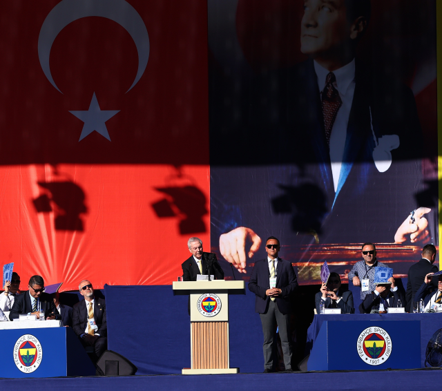 <a class='keyword-sd' href='/aziz-yildirim/' title='Aziz Yıldırım'>Aziz Yıldırım</a>: Messi lazımsa Messi, Ronaldo lazımsa Ronaldo gelir