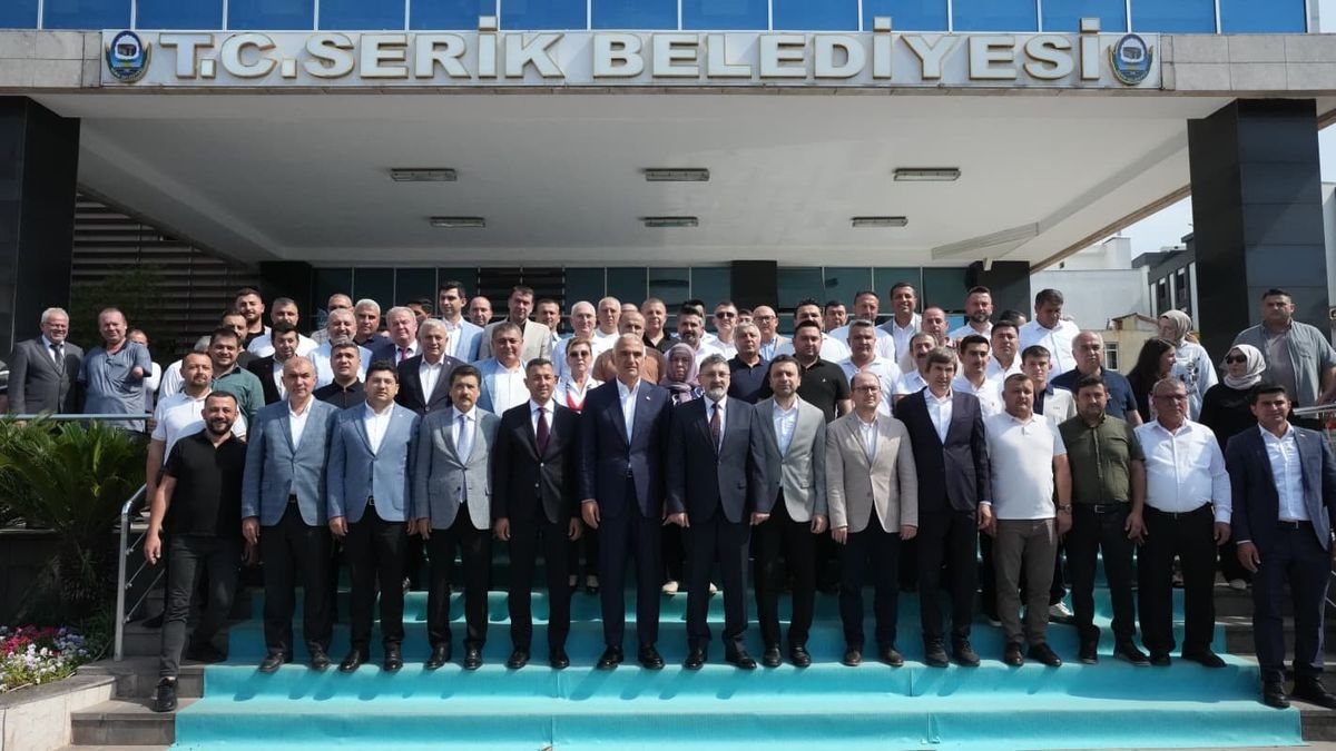 Bakan Ersoy\'dan AK Parti\'ye katılan belediyelere ziyaret