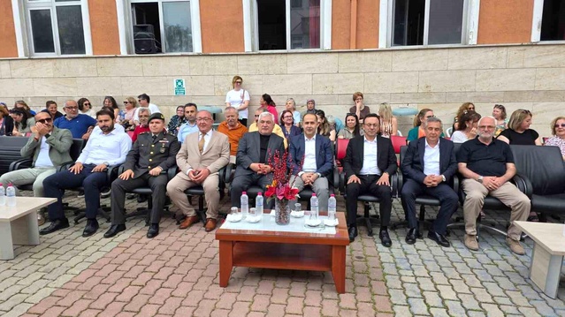 Bandırma'da Yıl Sonu Sergisi ve Şenlik Düzenlendi