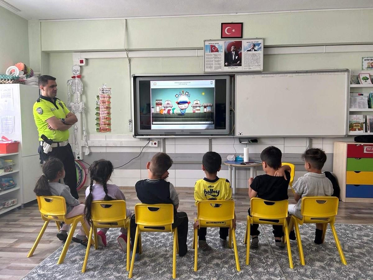 Bozüyük\'te Öğrencilere Trafik Eğitimi
