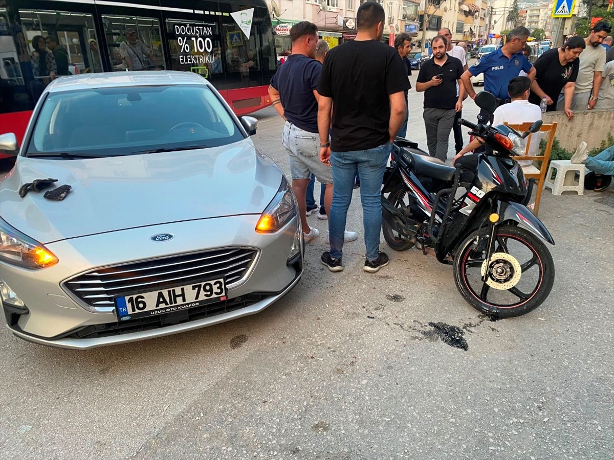 Mudanya\'da Motosiklet-Otomobil Kazası: 2 Yaralı