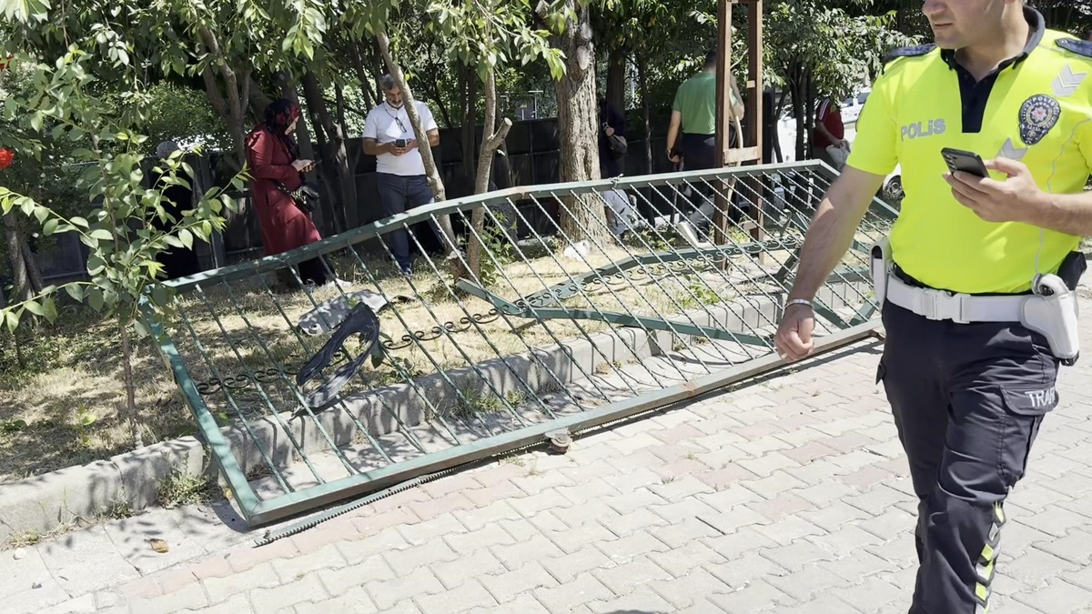 Büyükçekmece\'de Park Kazası: 6 Yaralı