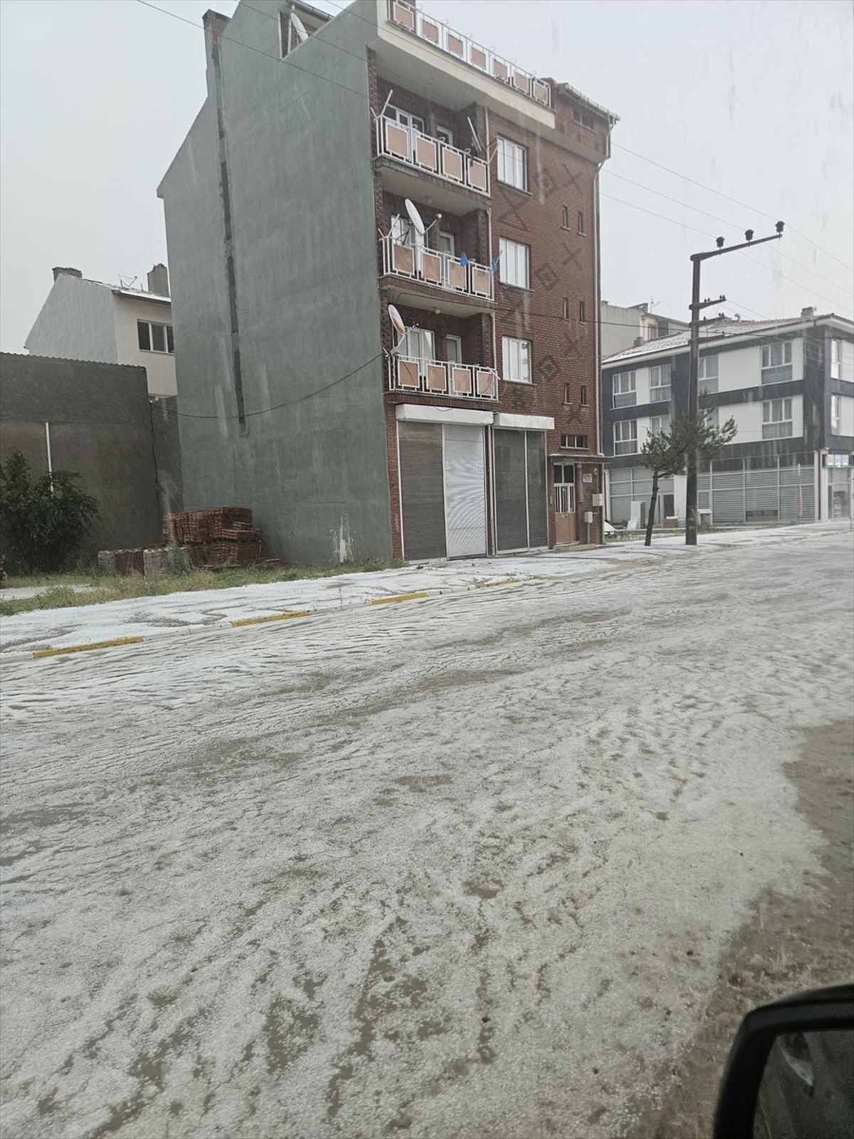 Çifteler\'de Dolu ve Sağanak Etkileri