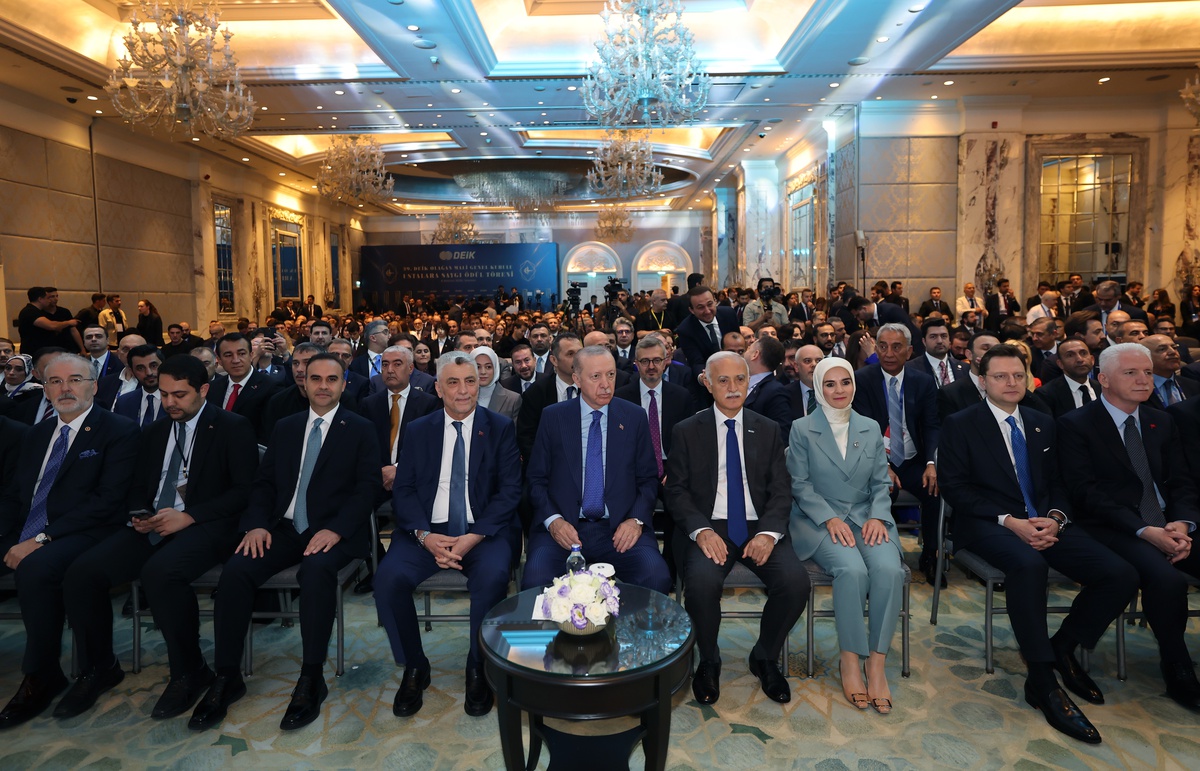 Cumhurbaşkanı Erdoğan: 2025\'te ihracat rekoru kırdık