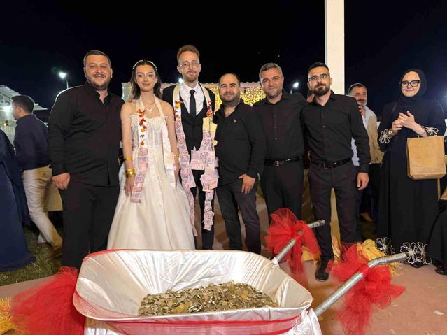 Düğün Sürprizi: 10 Bin TL'lik Madeni Para