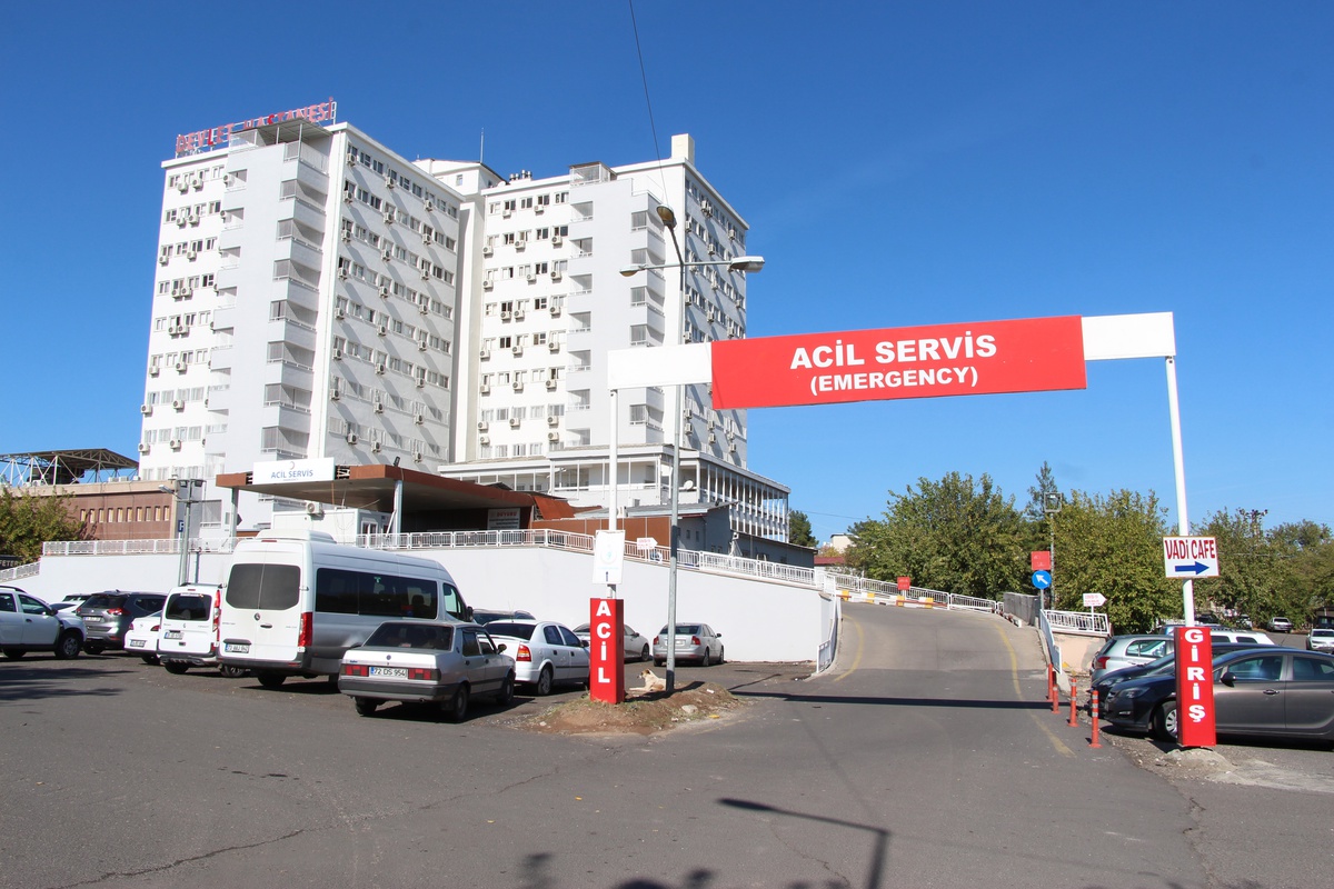 Diyarbakır\'da Nişan Dönüşü Kaza: 3 Yaralı