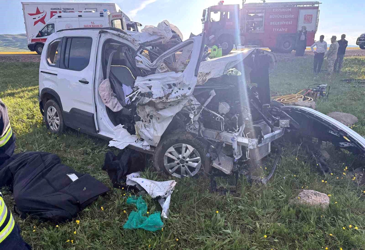 Erzurum\'da Trafik Kazası: 3 Ölü, 4 Yaralı