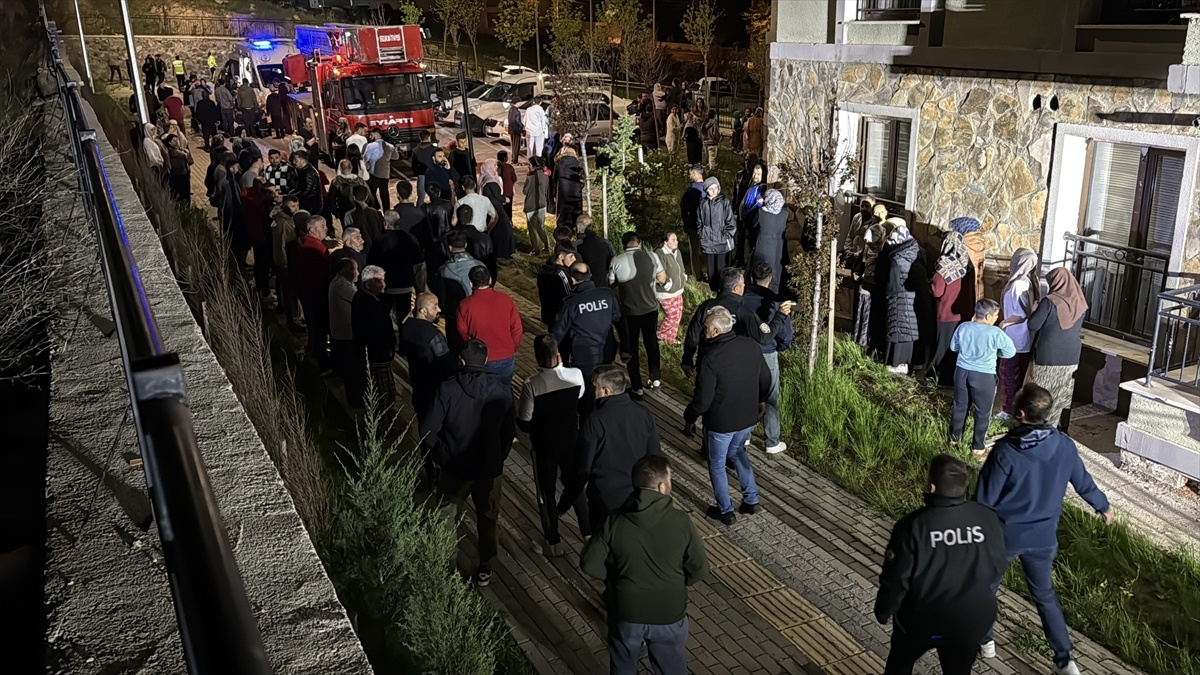 Yangında Hayatını Kaybeden Kadının Cenazesi Defnedildi
