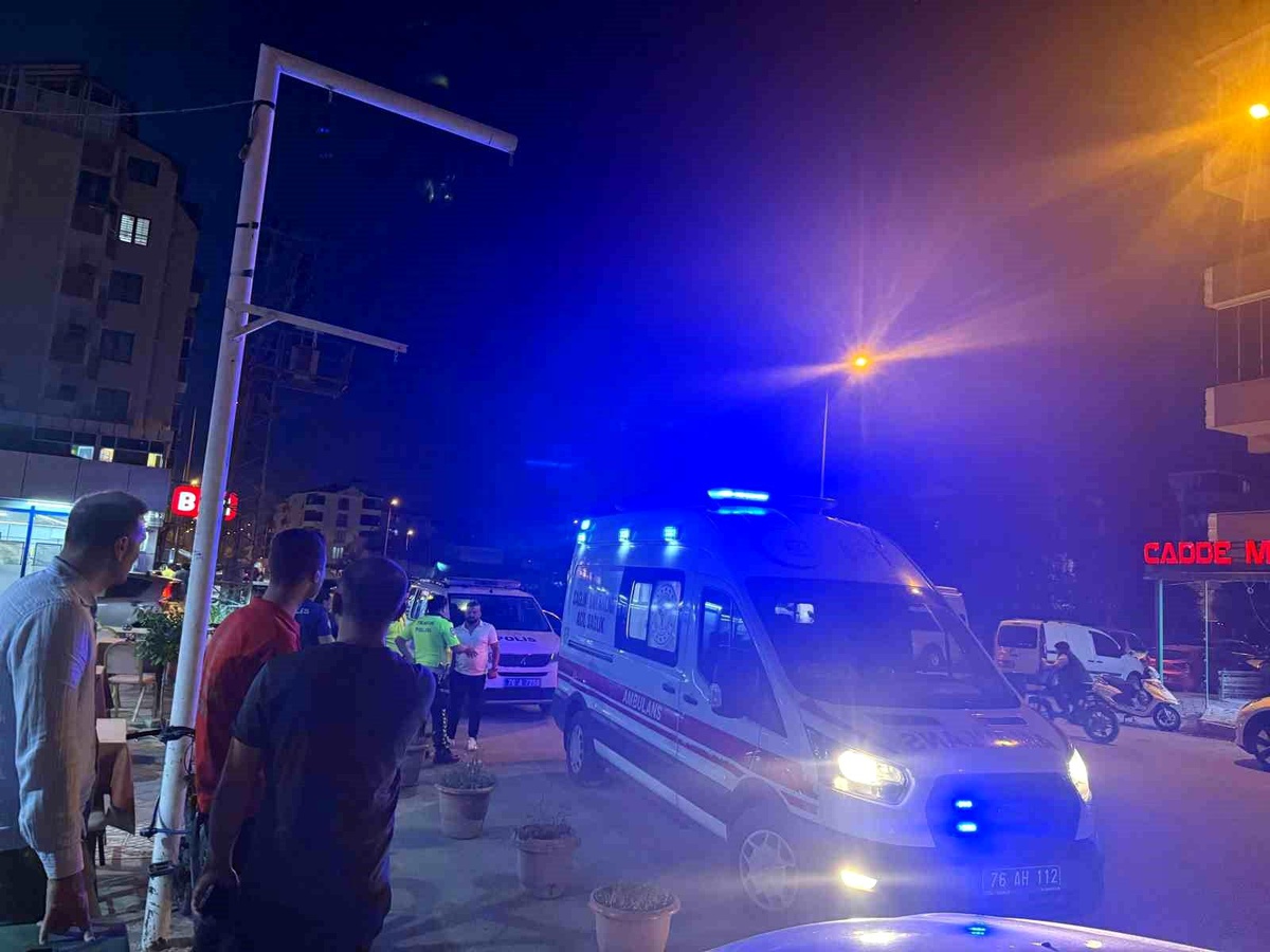 Iğdır\'da Yaşlı Adam Trafik Kazasında Yaralandı