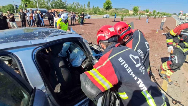 Balıkesir'de Trafik Kazası: 5 Yaralı