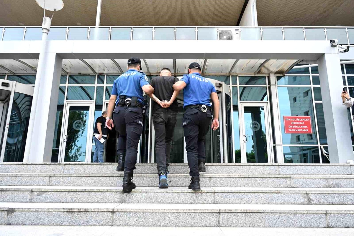 Mersin\'de Kırmızı Bültenle Aranan Hükümlü Yakalandı