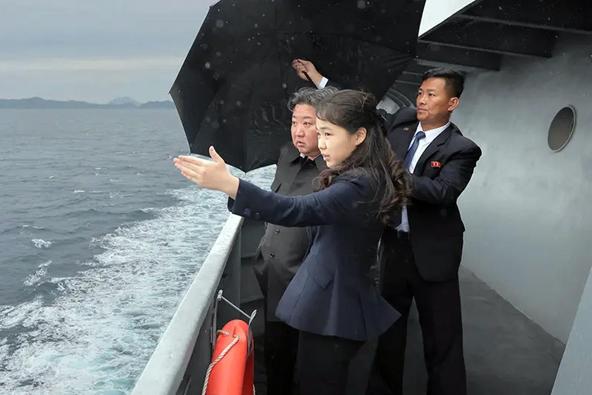 Kızını da yanına alan Kim Jong Un\'dan dünyaya 10 bin tonluk gözdağı