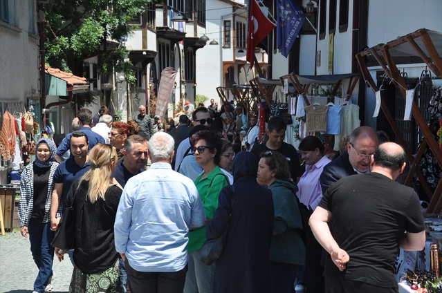 Kütahya El Sanatları ve Lezzetler Etkinliği Başladı