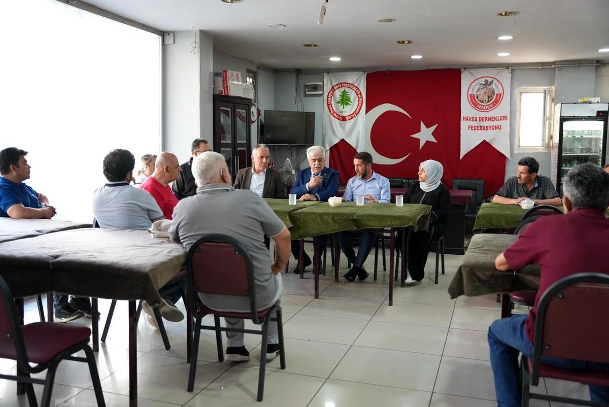 Milletvekilleri İstanbul\'da Vatandaşlarla Buluştu