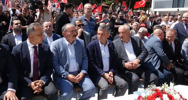 Özgür Özel: Gerekirse bu başı vereceğim ama baş eğmeyeceğim