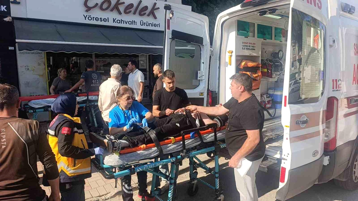 Manavgat\'ta Kaza: 4 Genç Yaralandı