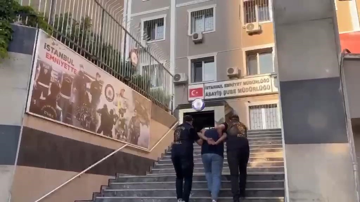 Sultangazi\'de Bıçaklı Kavga: 1 Ölüm