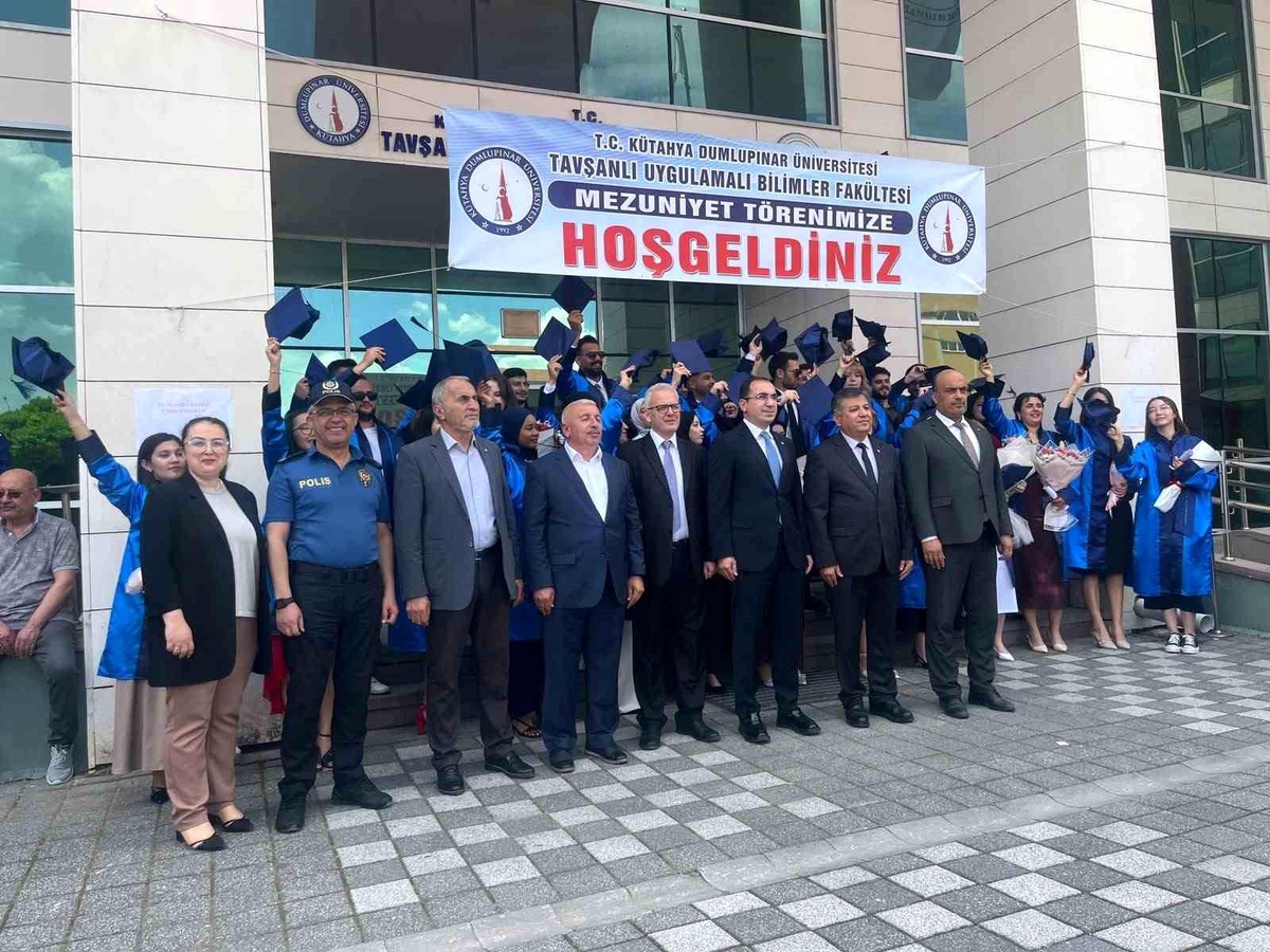 Tavşanlı TUBİF\'te görkemli mezuniyet