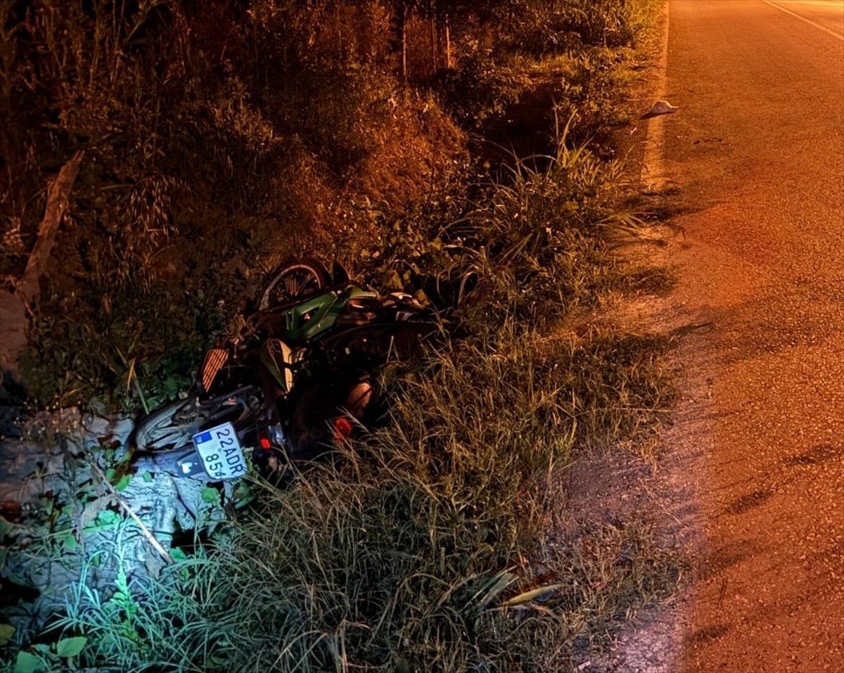 Uzunköprü\'de Motosiklet Kazası: Sürücü Yaralandı