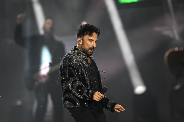 Yağmur dinlemedi, Ankara Tarkan'a koştu