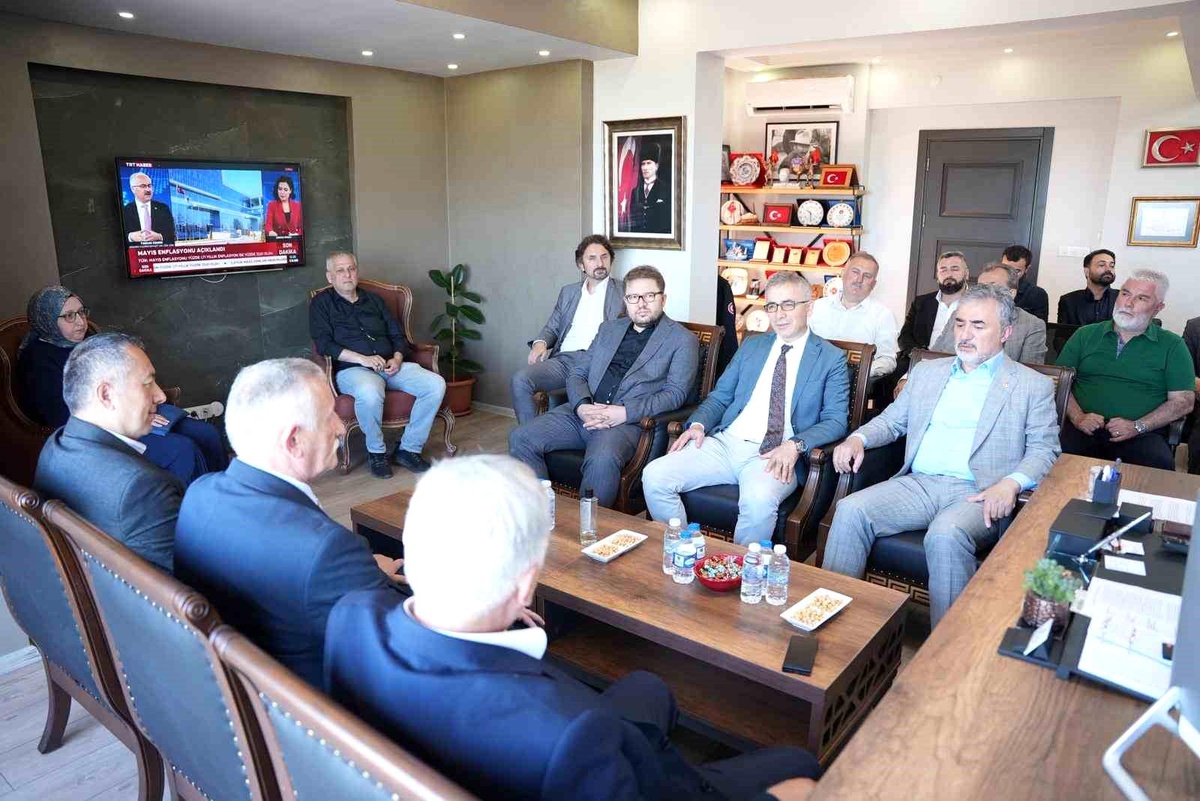 YEDAŞ\'tan Gülyalı\'nın enerji altyapısına 388 milyon TL\'lik yatırım