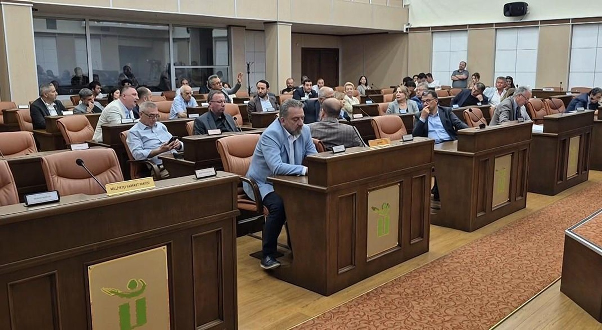 AK Partili genci dağa kaldıran CHP\'liye ödül gibi iş