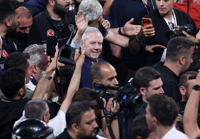 Aziz Yıldırım yeniden Fenerbahçe başkanı oldu