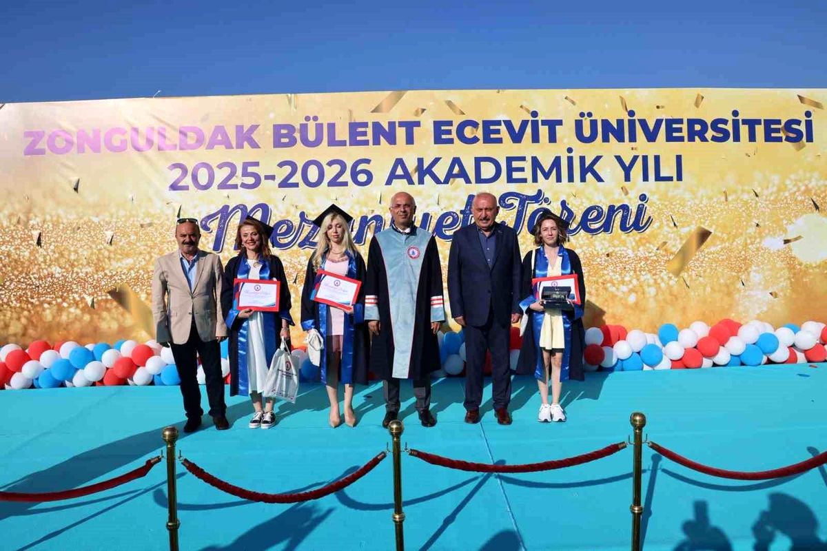 BEUN Devrek\'te coşkulu mezuniyet töreni