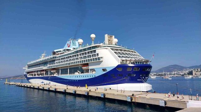 Marella Discovery Bodrum'a Demir Attı