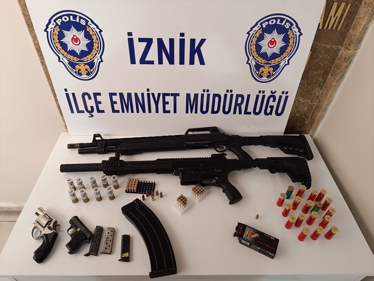 İznik\'te Silah Operasyonu: 2 Gözaltı