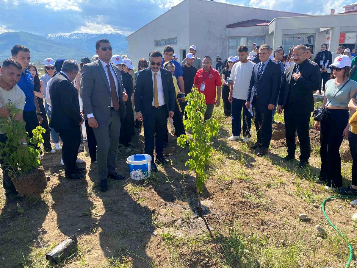 Erzincan\'da Fidan Dikimi Etkinliği
