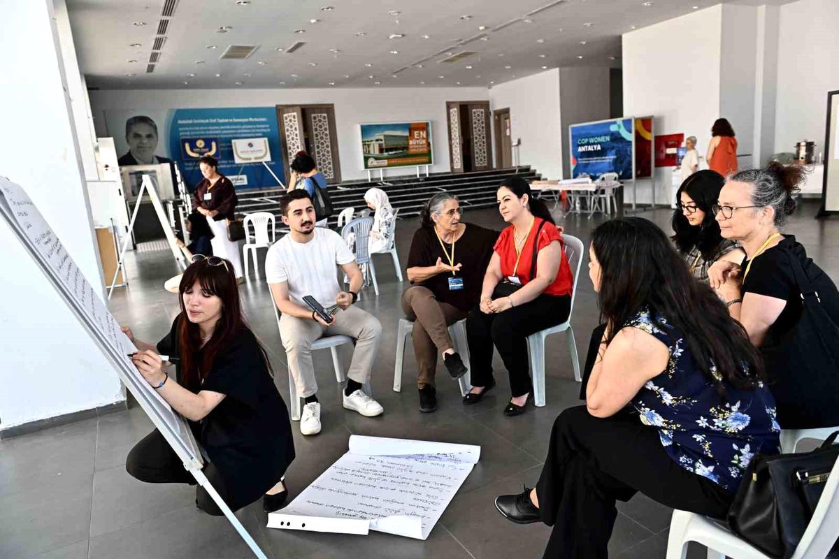 COP Women Antalya\'da kadınların iklim politikalarındaki rolü konuşuldu