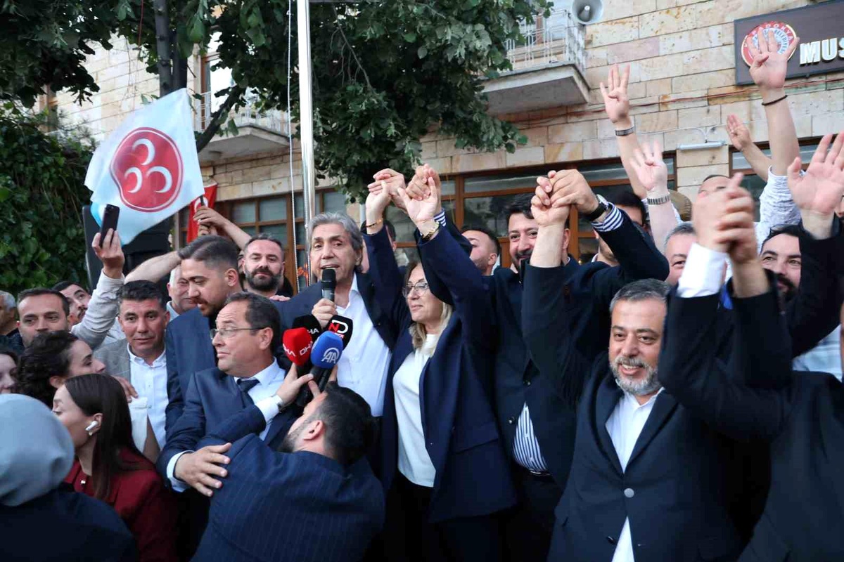 Erdoğan: Büyük zaferi hep birlikte kucakladık