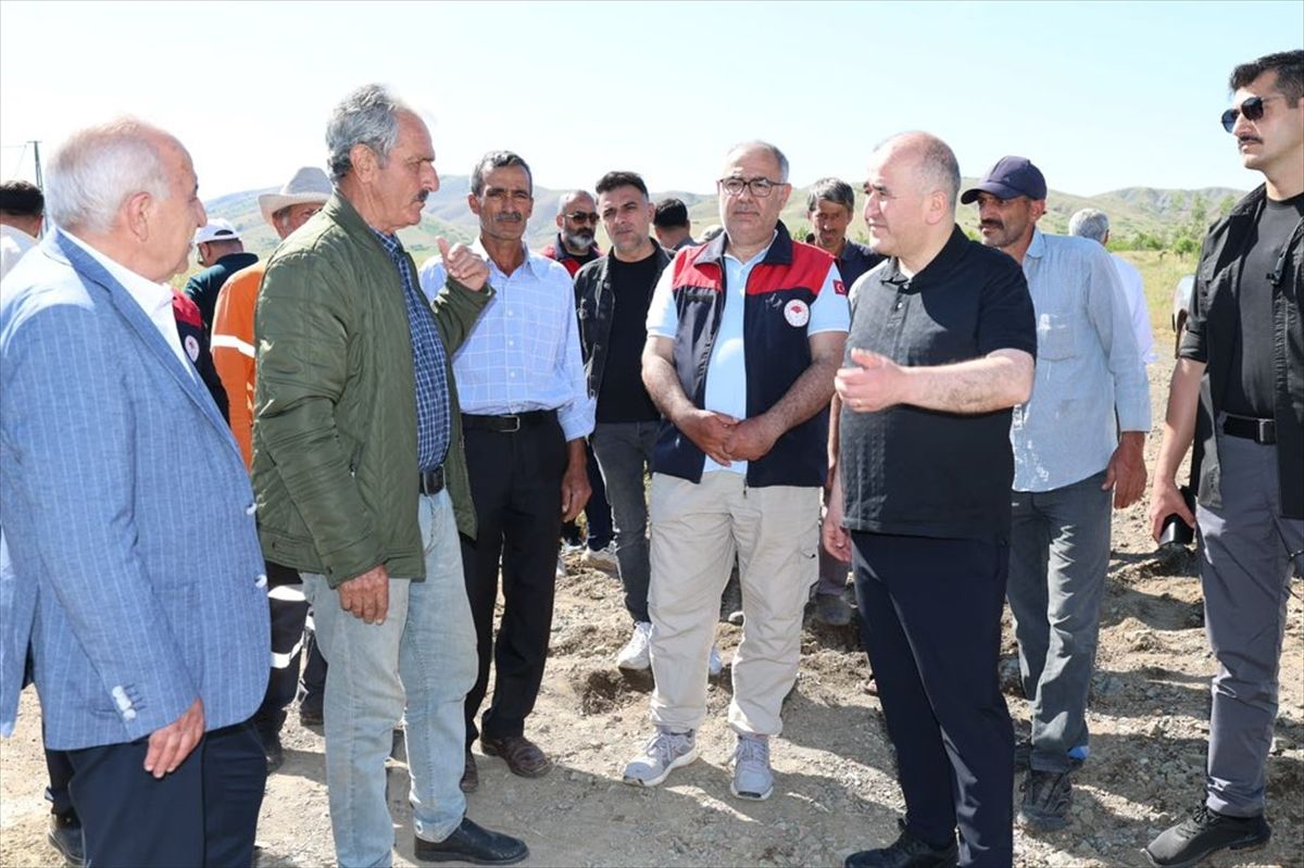 Vali Hatipoğlu, Kovancılar\'da Sel İncelemesi Yaptı