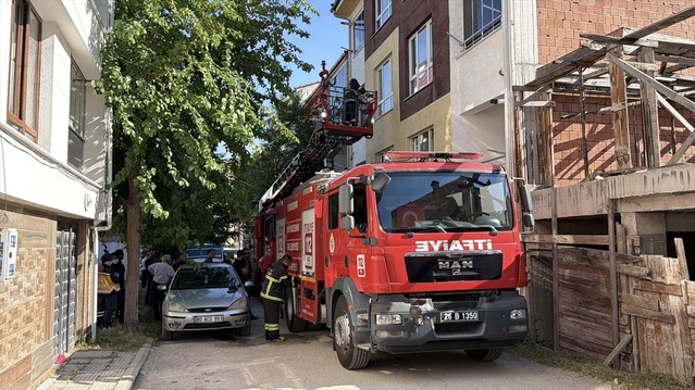 Tepebaşı'nda Apartman Yangını: 2 Yaralı