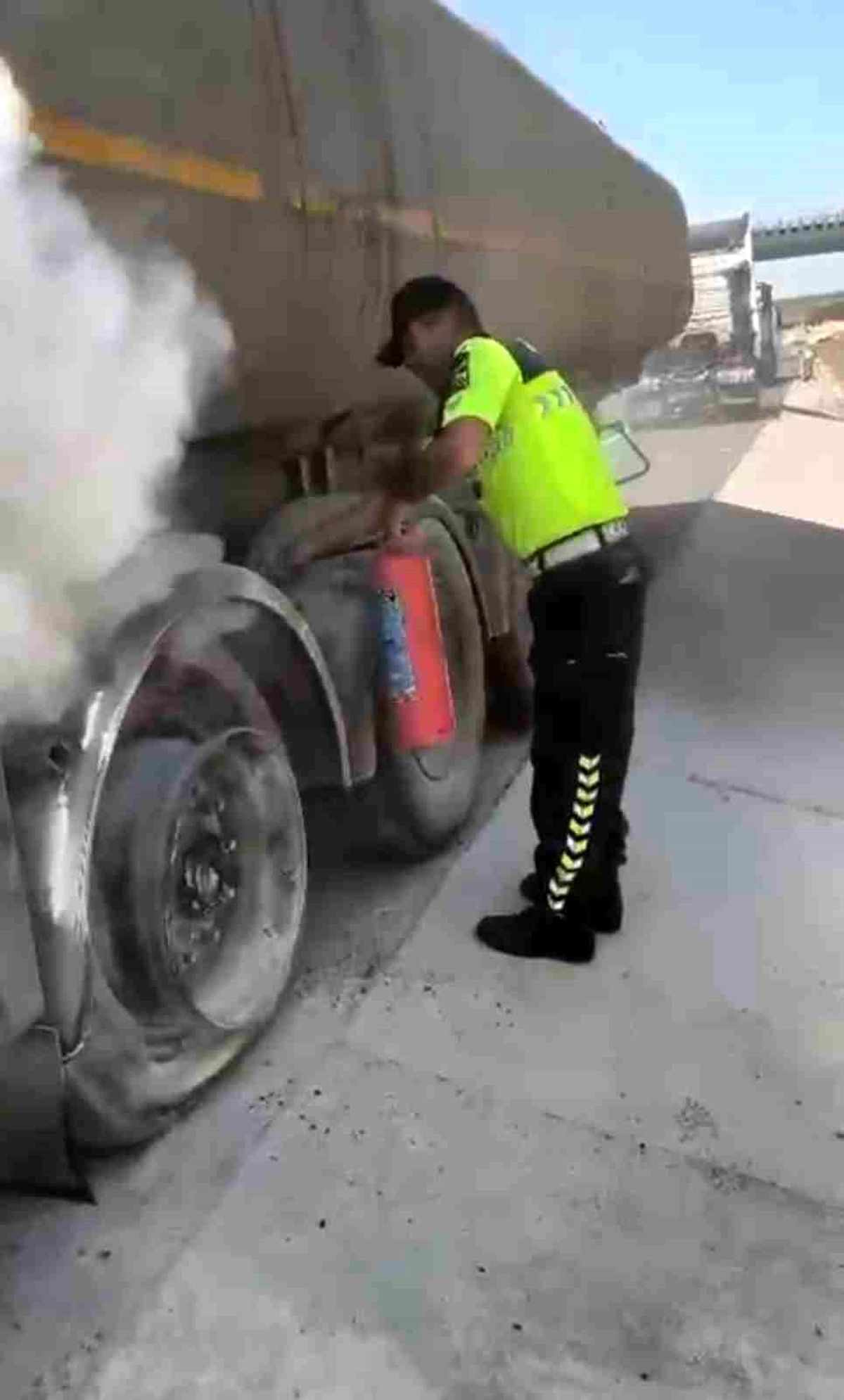 Şanlıurfa\'da Tanker Yangını Kontrol Altına Alındı