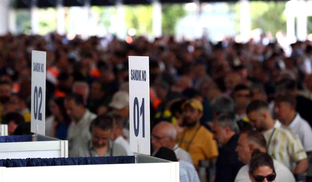 Fenerbahçe Genel Kurulu'nda Oy Sayımı Başladı