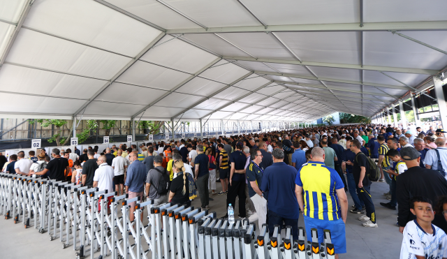 Fenerbahçe Olağanüstü Seçimli Genel Kurulu'nda oy verme işlemi başladı