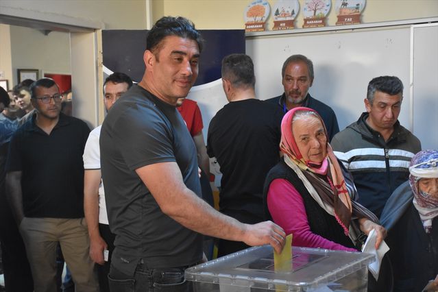 Tekke'de Ara Seçim Heyecanı