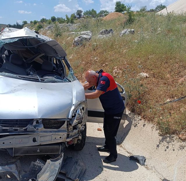 Adıyaman'da Takla Atan Araçta 1 Ölü, 1 Yaralı
